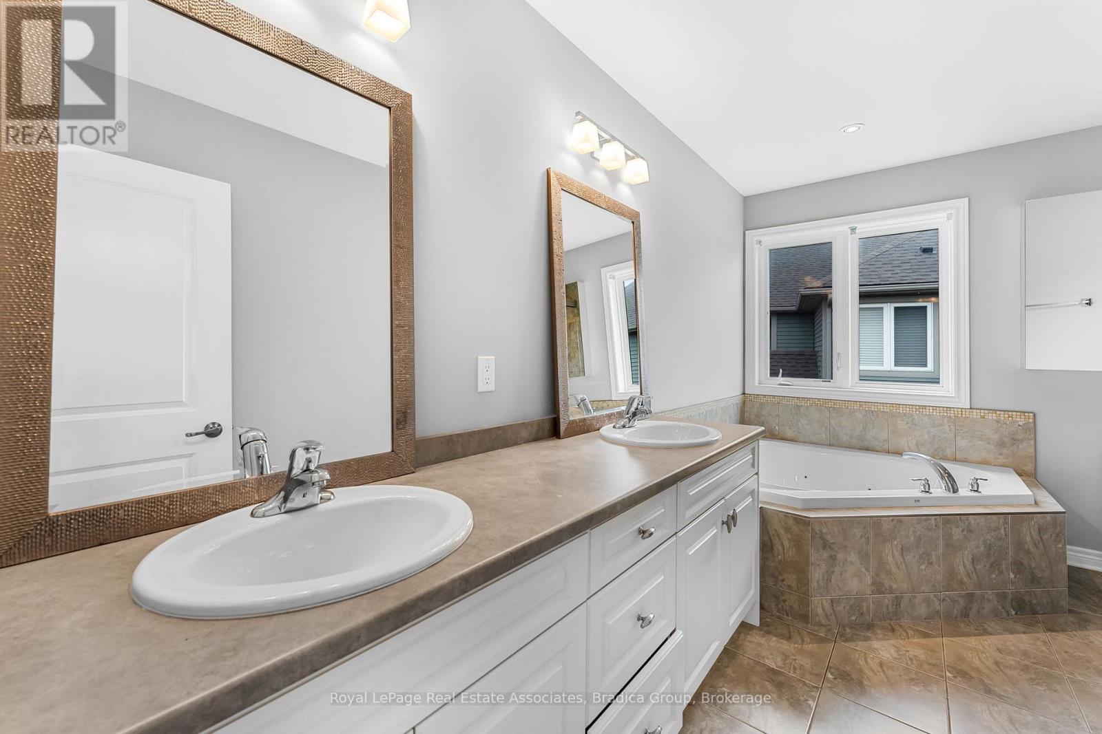 17 Trailwood Drive, Welland, Ontario L3C 0B6 - Photo 23 - X12599322