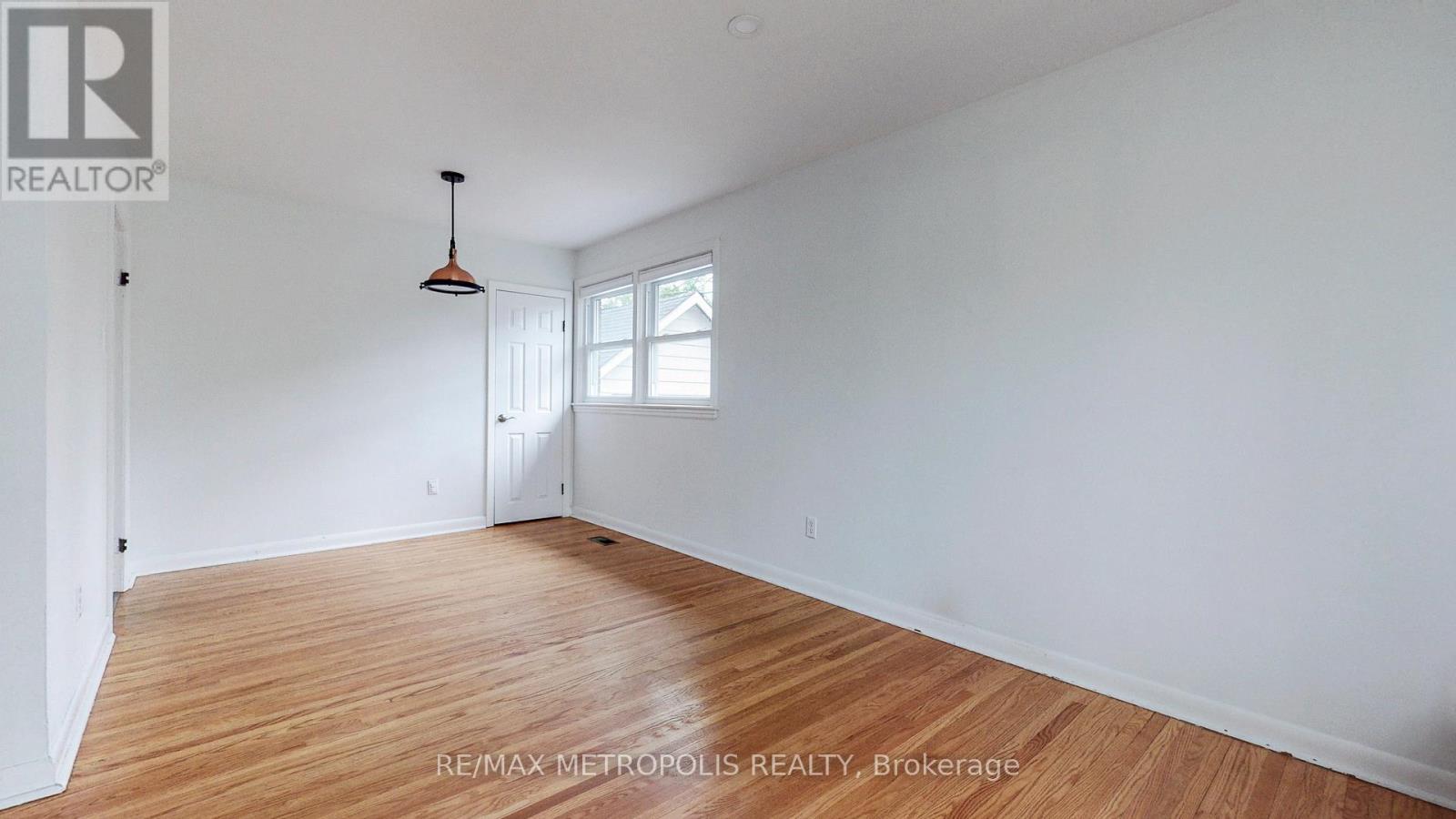 Main - 1020 Brewer Street, Peterborough Central, Ontario  K9J 5B4 - Photo 11 - X12599352