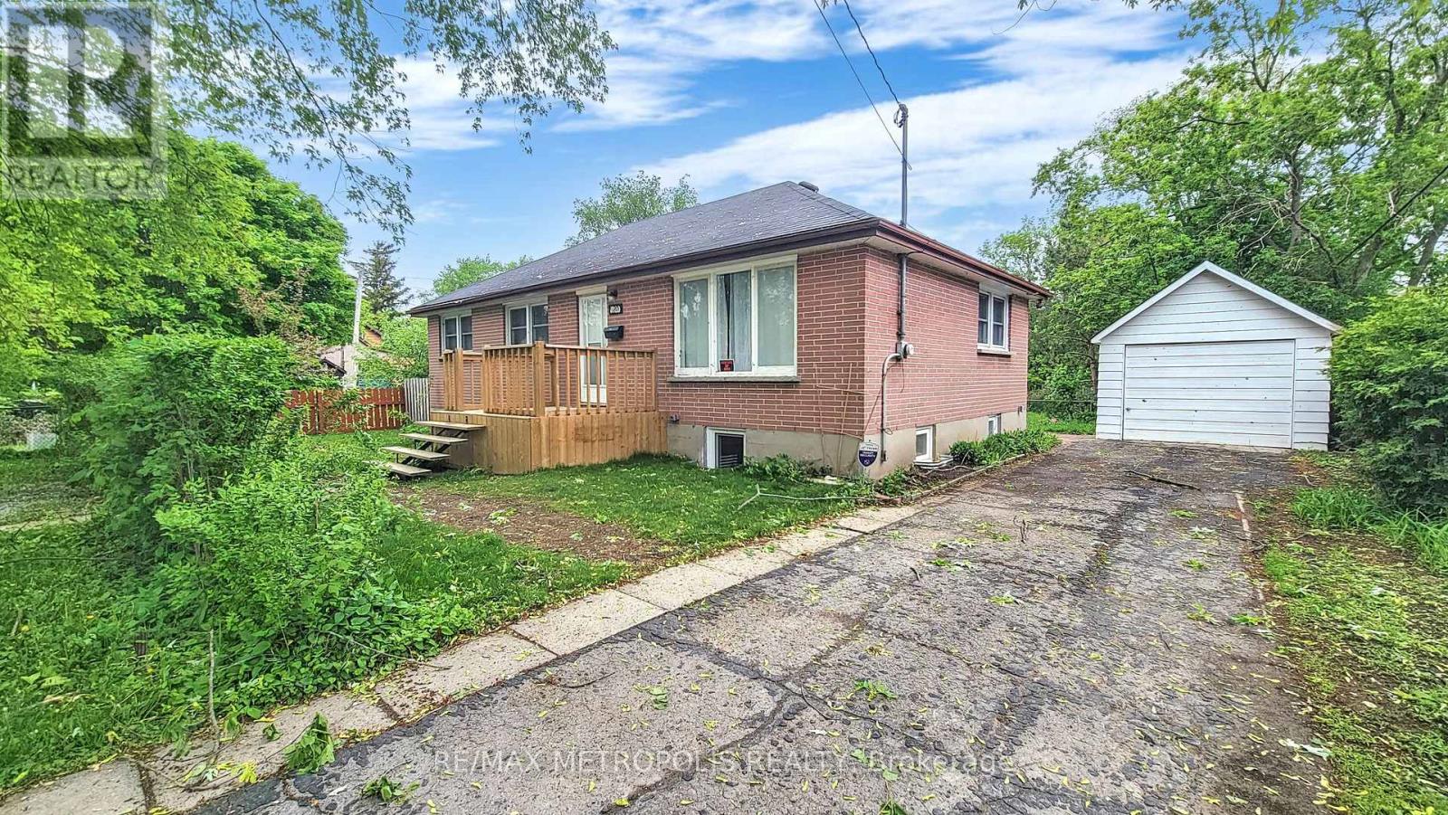 Main - 1020 Brewer Street, Peterborough Central, Ontario  K9J 5B4 - Photo 2 - X12599352