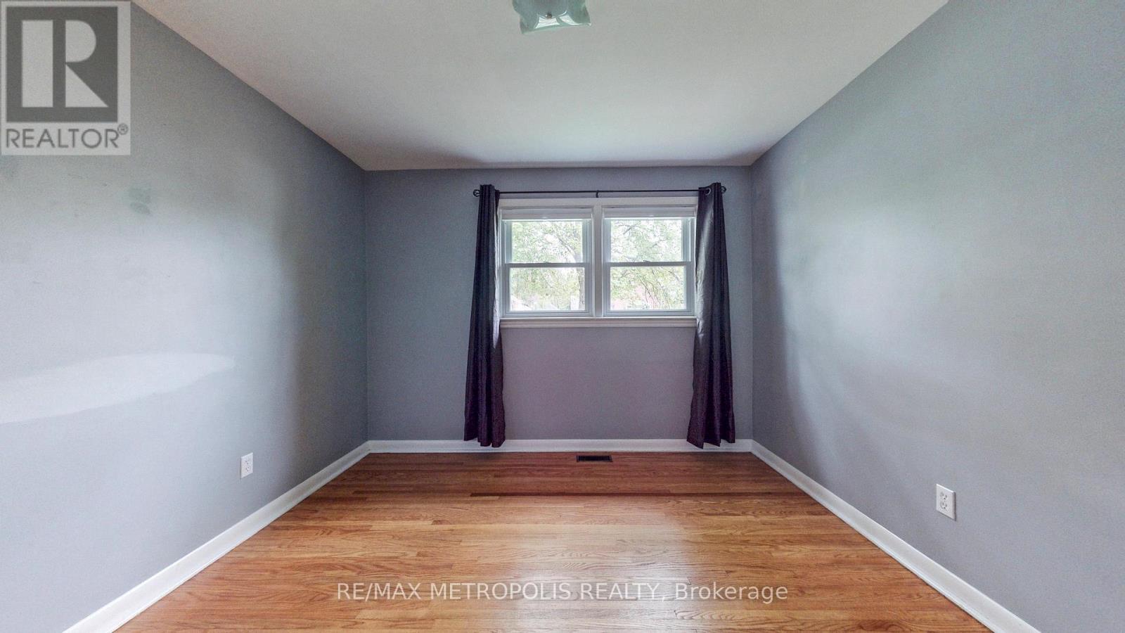 Main - 1020 Brewer Street, Peterborough Central, Ontario  K9J 5B4 - Photo 21 - X12599352