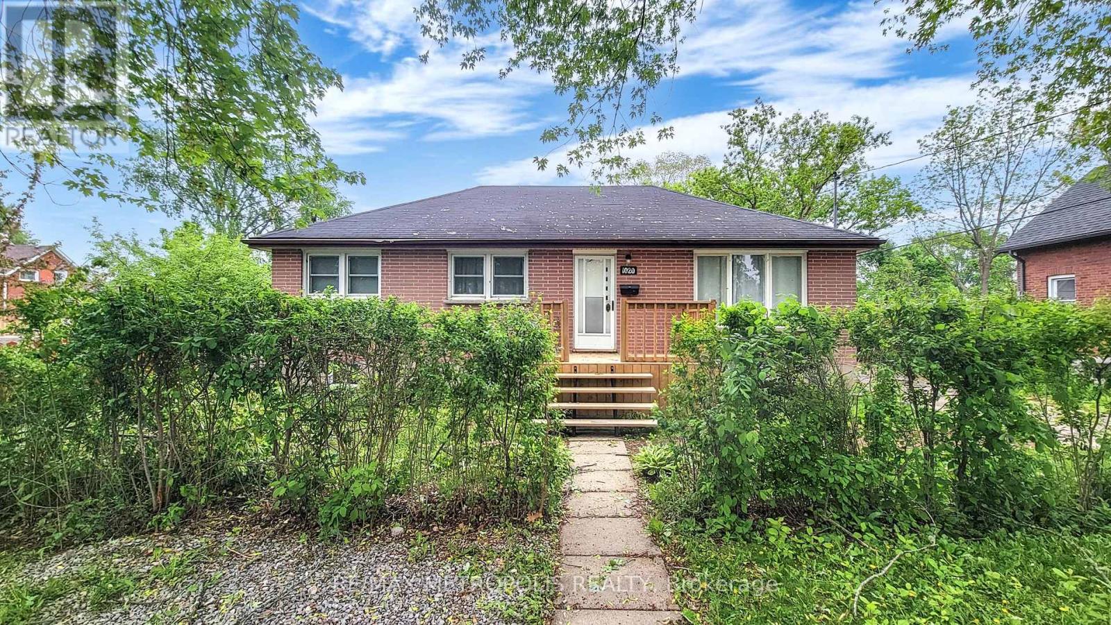 Main - 1020 Brewer Street, Peterborough Central, Ontario  K9J 5B4 - Photo 3 - X12599352