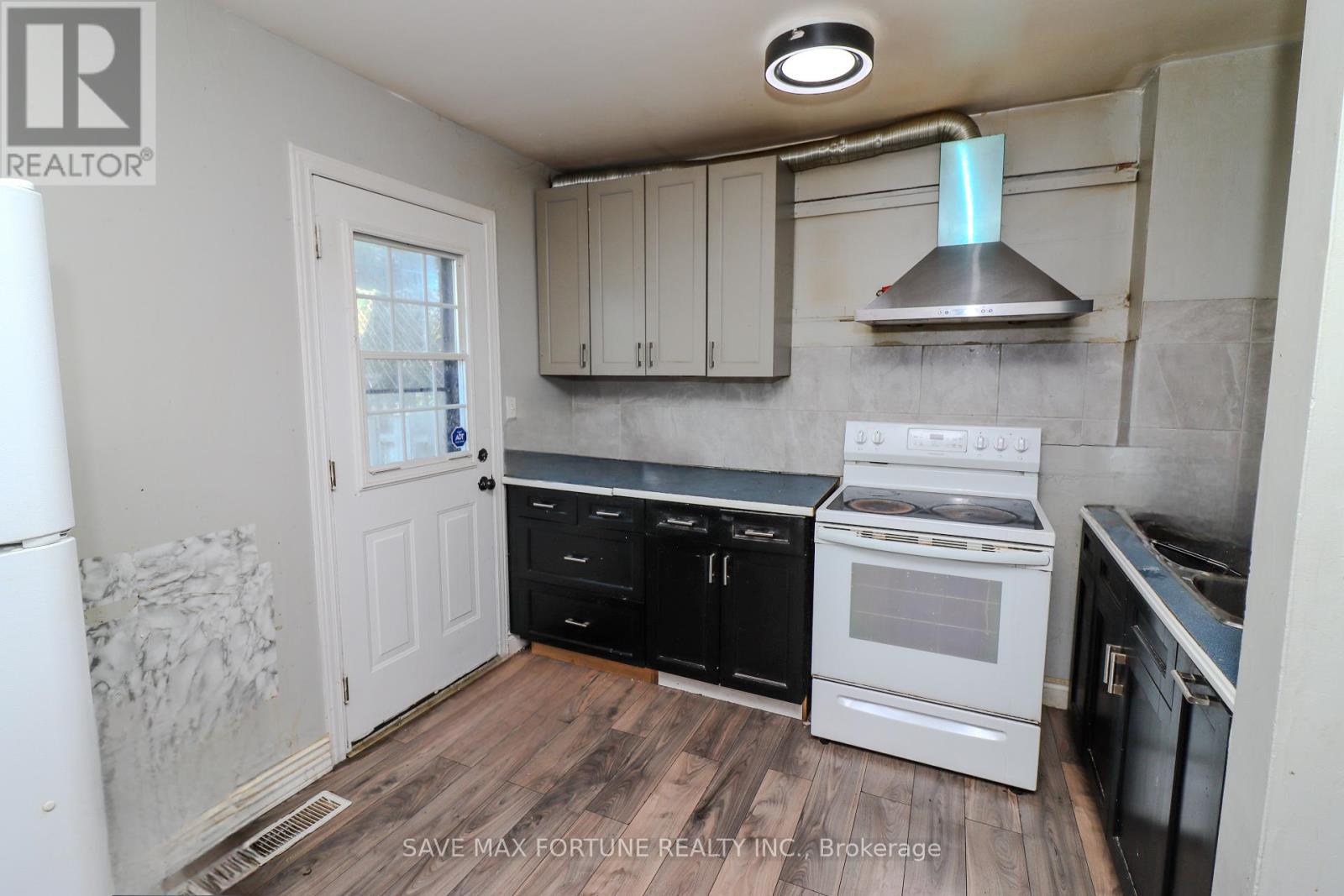 9 - 116 Notch Hill Road, Kingston, Ontario  K7M 2X1 - Photo 3 - X12599414