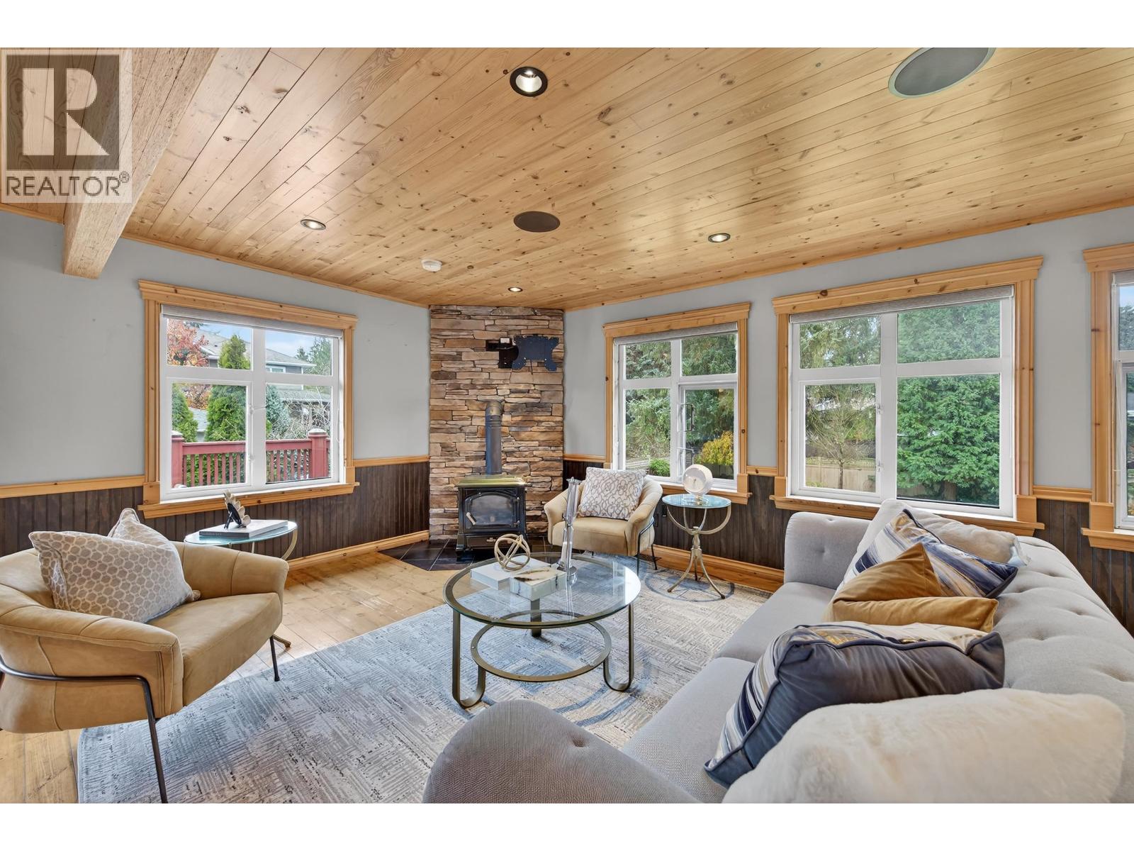 707 Newport Street, Coquitlam, British Columbia  V3J 3H7 - Photo 14 - R3071958