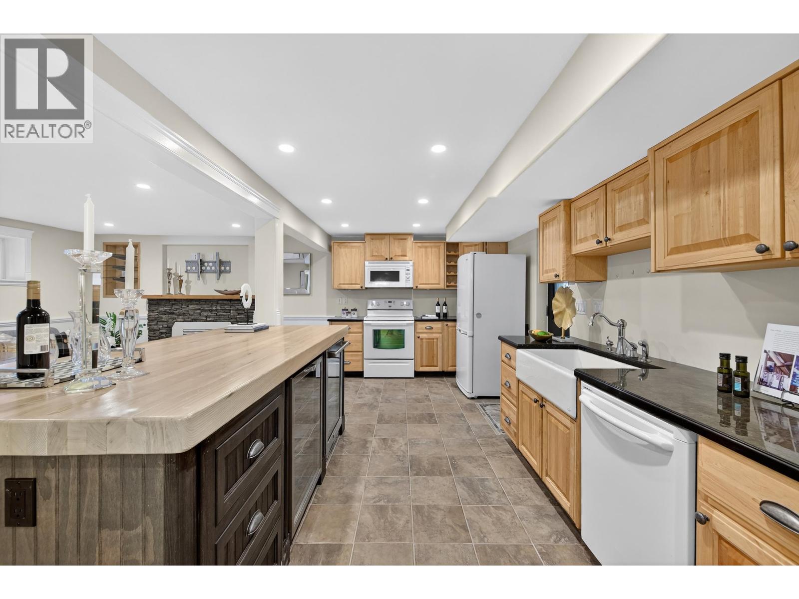 707 Newport Street, Coquitlam, British Columbia  V3J 3H7 - Photo 16 - R3071958