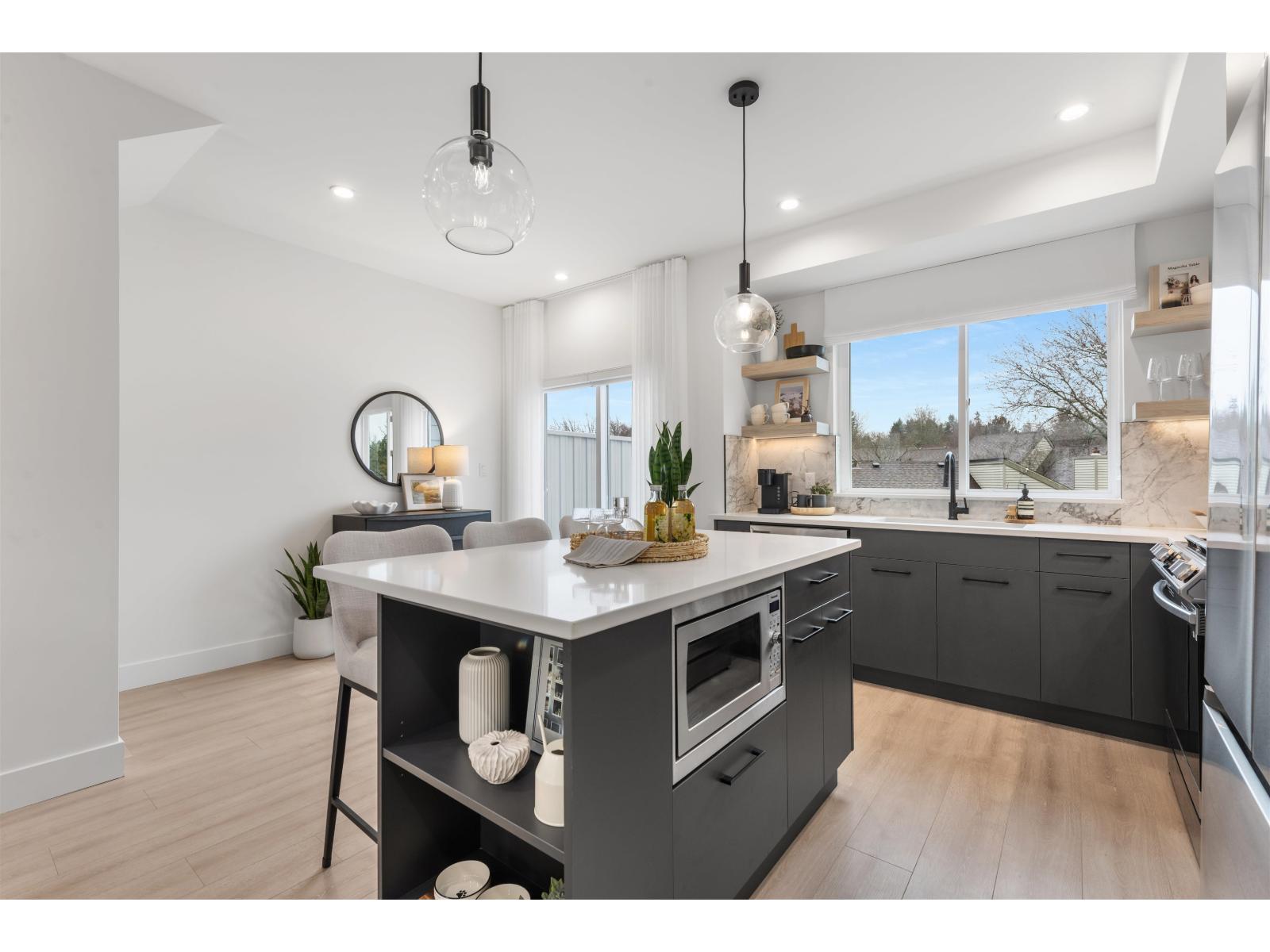 7 19330 Fairway Drive, Surrey, British Columbia  V3S 0B7 - Photo 4 - R3071998