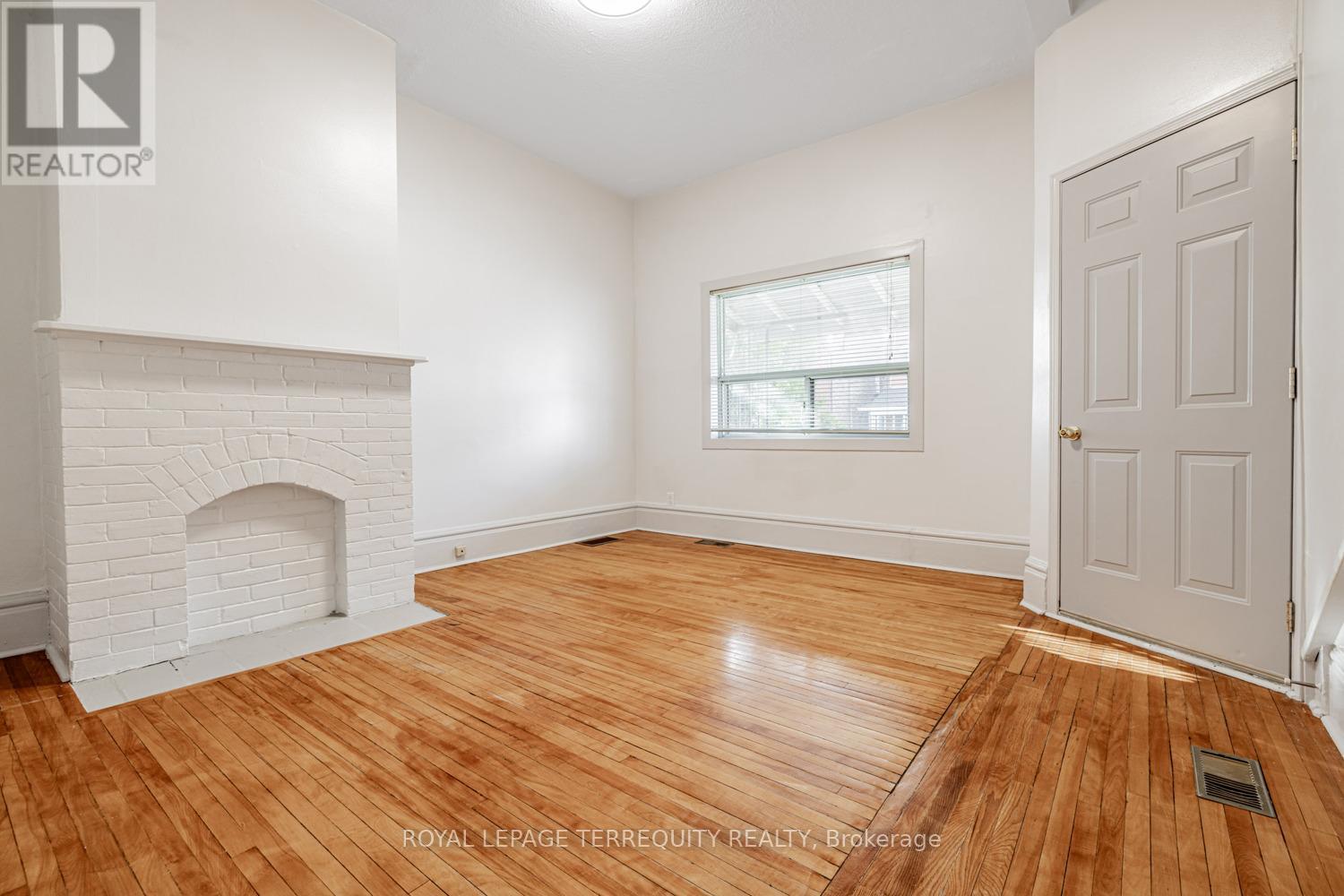 Main - 171 Christie Street, Toronto, Ontario  M6G 3B3 - Photo 4 - C12599438