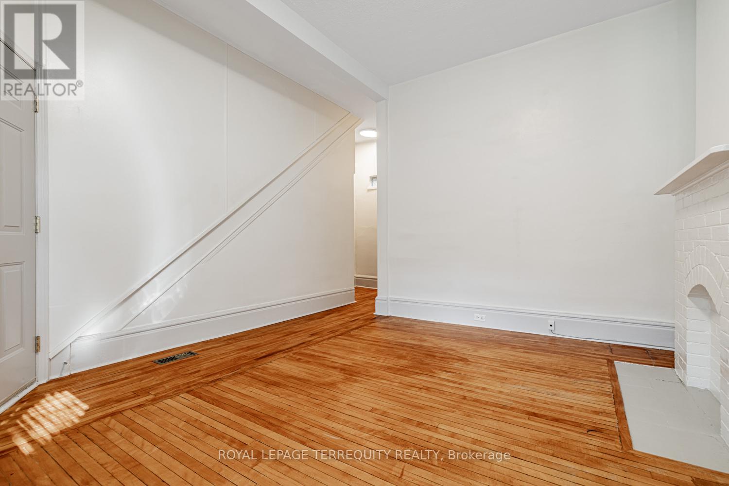 Main - 171 Christie Street, Toronto, Ontario  M6G 3B3 - Photo 5 - C12599438