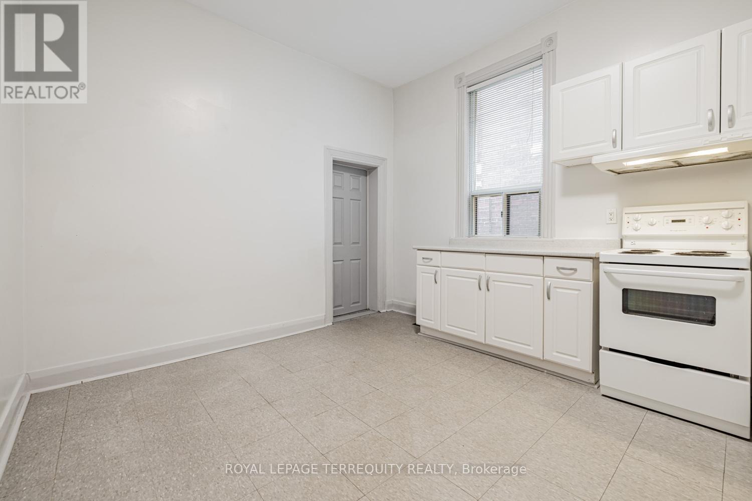 Main - 171 Christie Street, Toronto, Ontario  M6G 3B3 - Photo 8 - C12599438