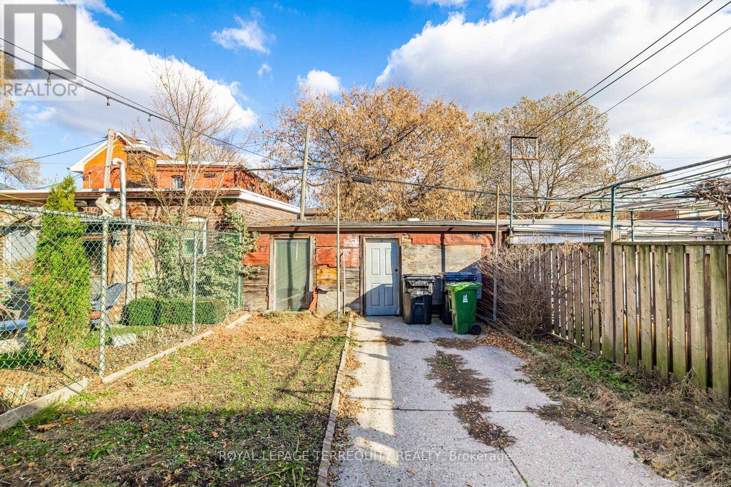 Top Floor - 171 Christie Street, Toronto, Ontario  M6G 3B3 - Photo 10 - C12599442