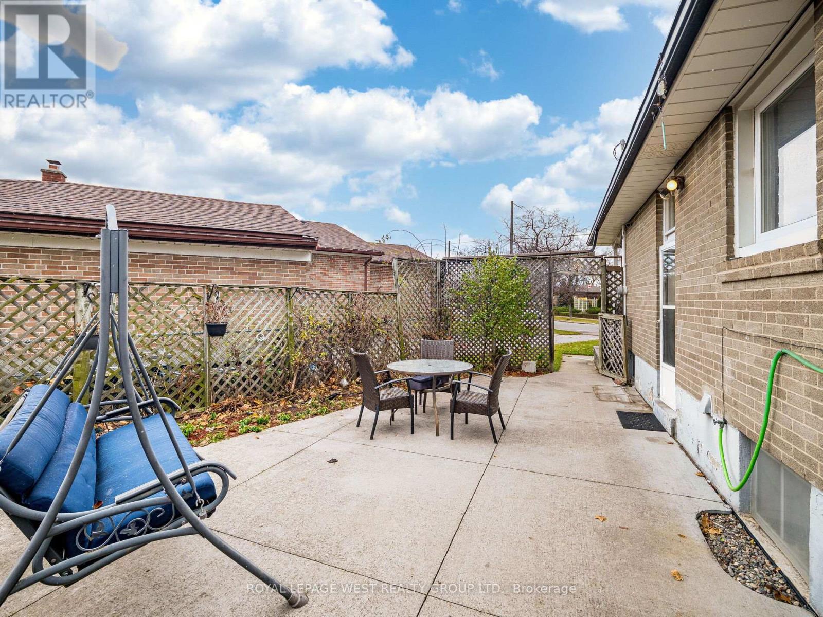 9 Rosefair Crescent, Toronto, Ontario  M9W 3B1 - Photo 13 - W12589472