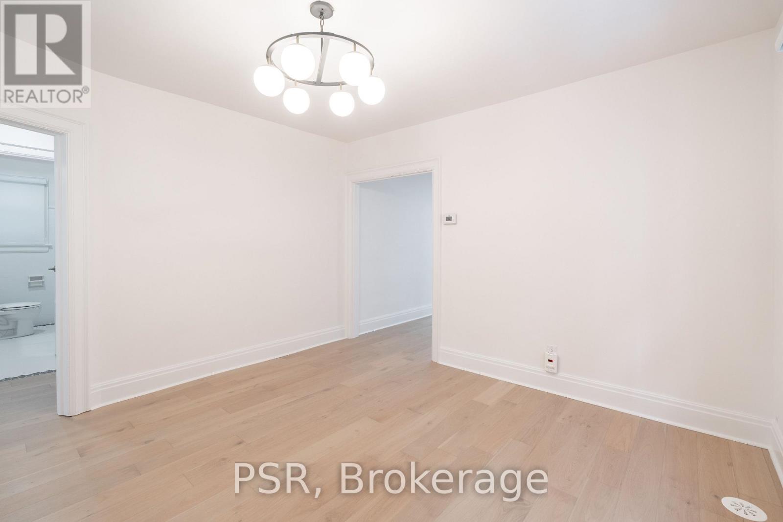 25 Coulson Avenue, Toronto, Ontario  M4V 1Y3 - Photo 12 - C12599302