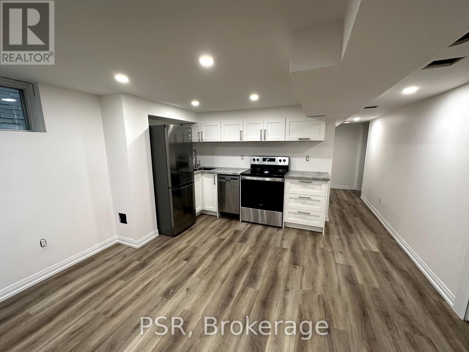 25 Coulson Avenue, Toronto, Ontario  M4V 1Y3 - Photo 33 - C12599302