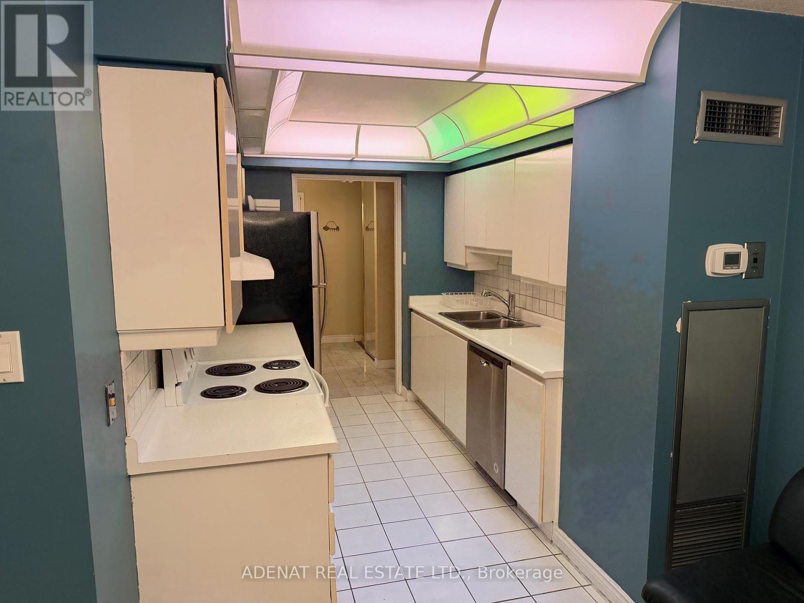 1810 - 7 Townsgate Drive, Vaughan, Ontario  L4J 7Z2 - Photo 24 - N12592682