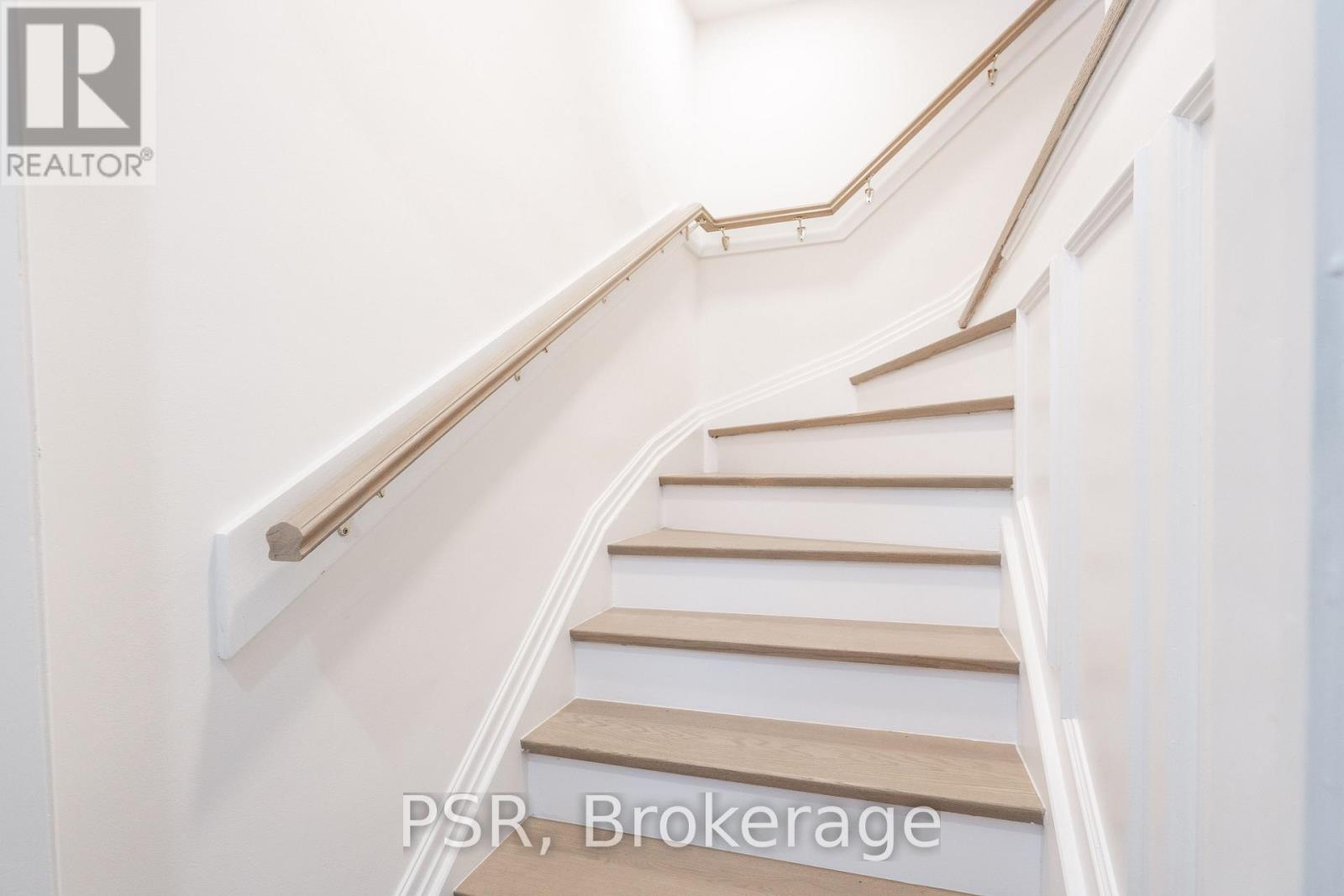 25 Coulson Avenue, Toronto, Ontario  M4V 1Y3 - Photo 16 - C12599302