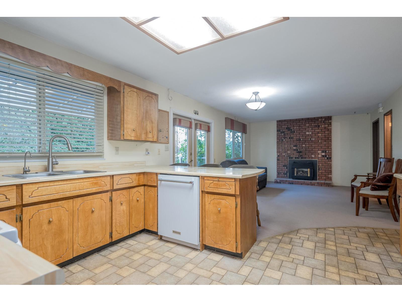 18270 58b Avenue, Surrey, British Columbia  V3S 5V9 - Photo 13 - R3071826