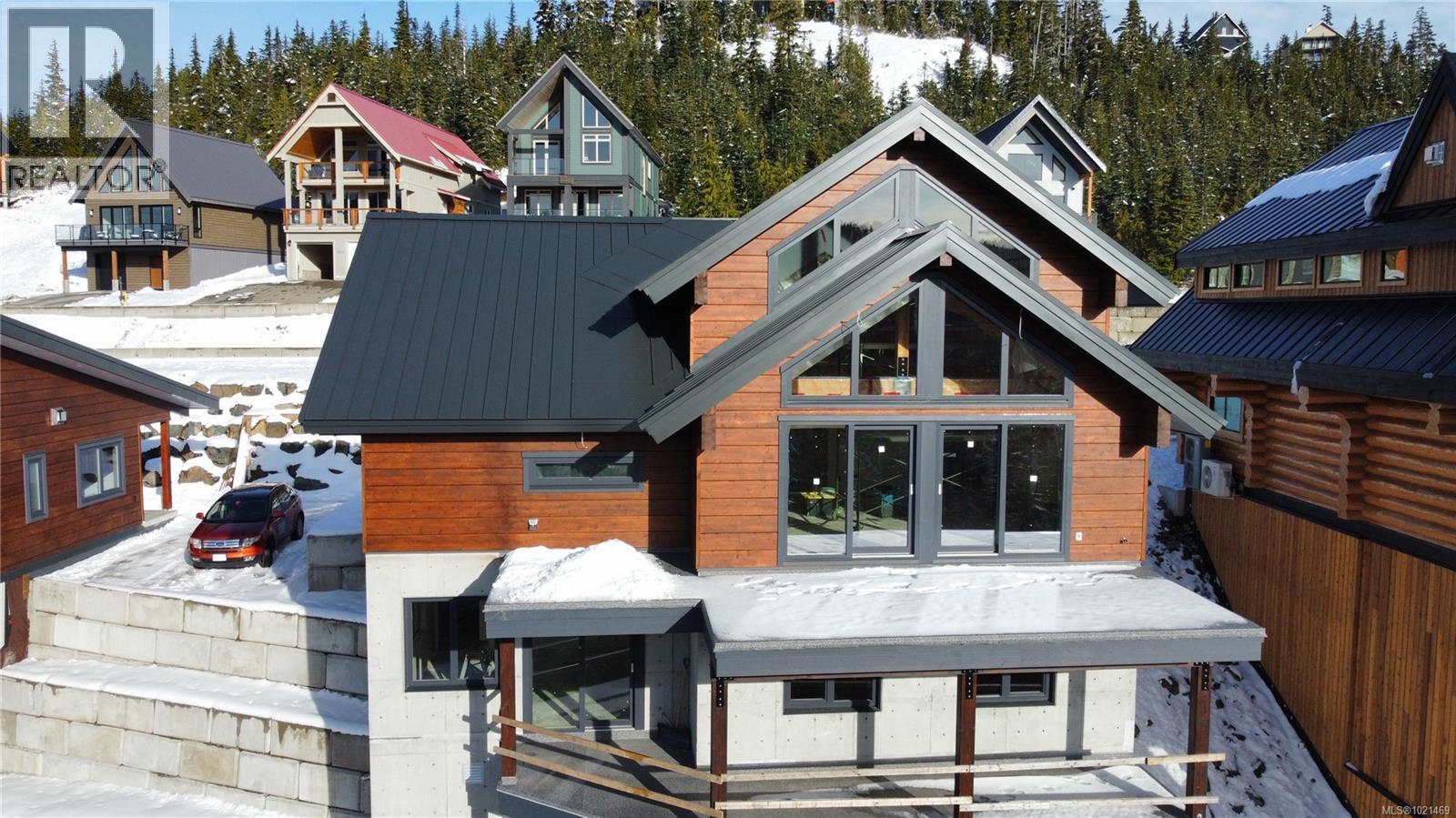 665 Arrowsmith Ridge, Courtenay, British Columbia  V9J 1L0 - Photo 2 - 1021469