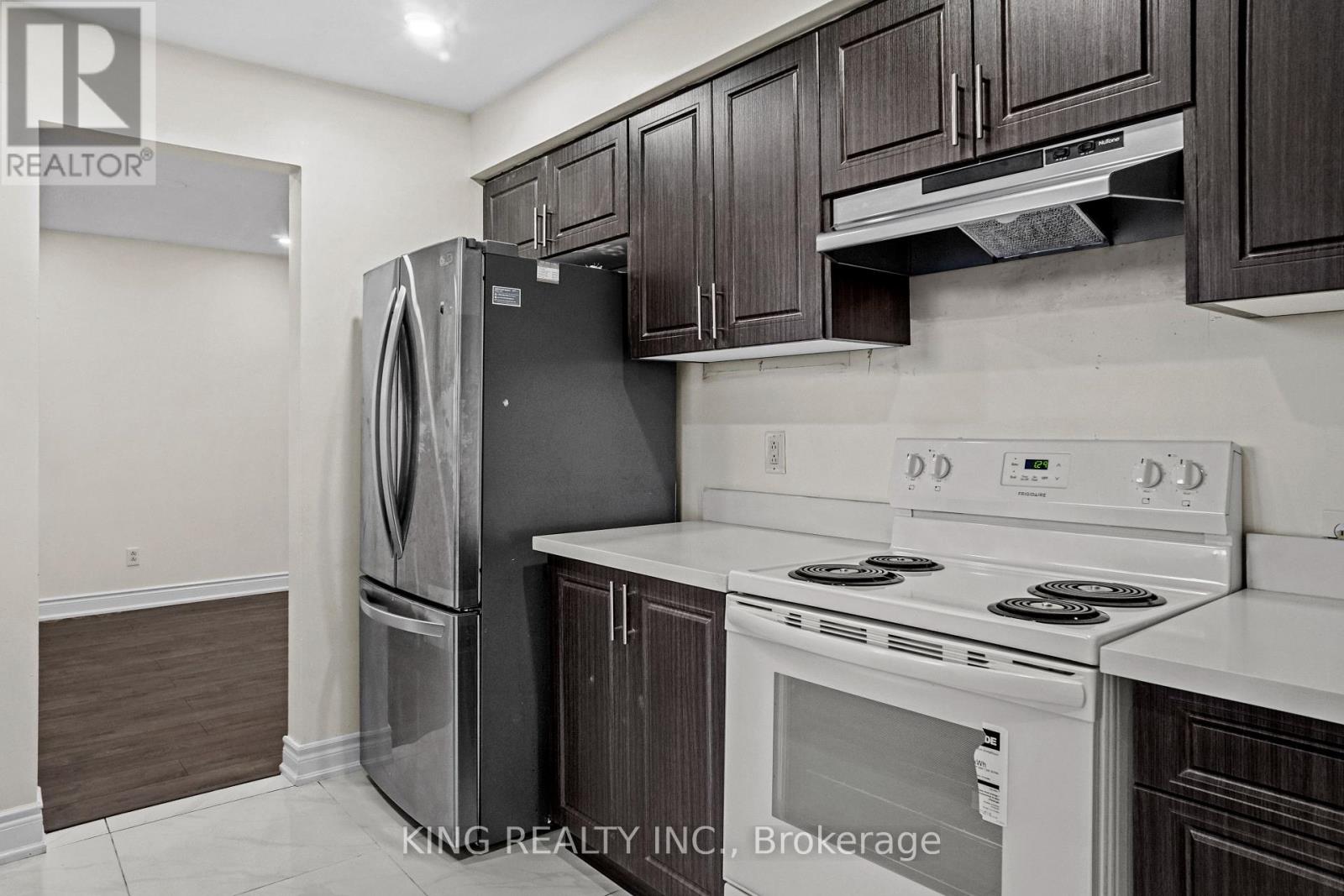 16 Wimbledon Court, Brampton, Ontario L6V 2S4 - Photo 15 - W12599456