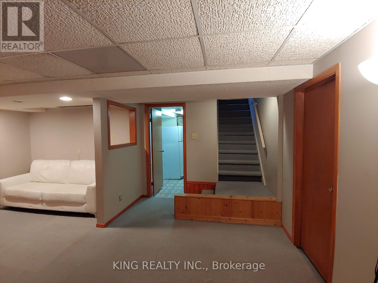 16 Wimbledon Court, Brampton, Ontario L6V 2S4 - Photo 37 - W12599456