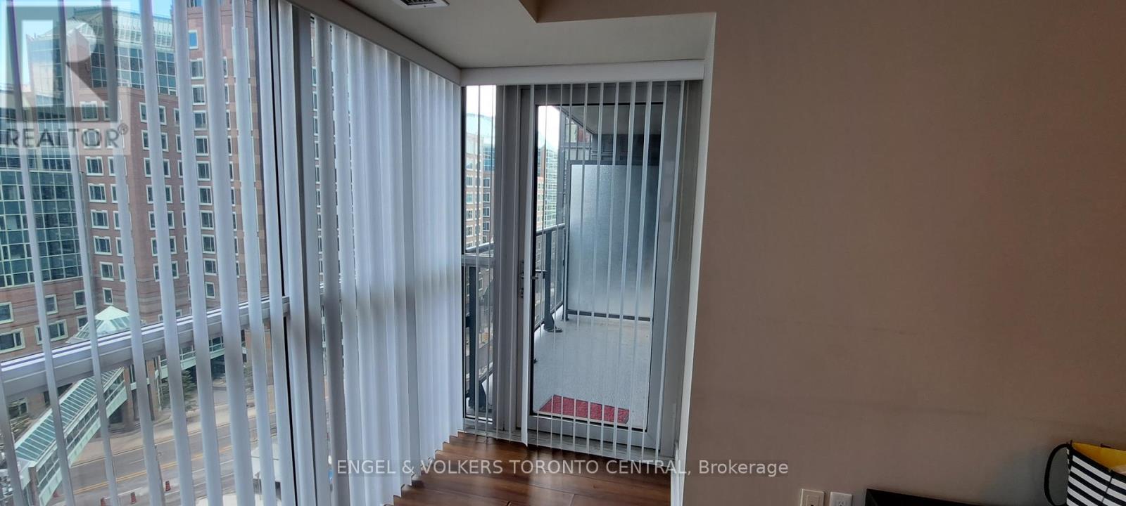 1101 - 28 Ted Rogers Way, Toronto, Ontario  M4Y 2J4 - Photo 10 - C12599460