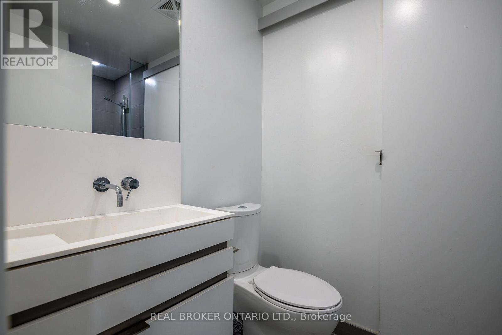1309 - 197 Yonge Street, Toronto, Ontario  M5B 1M4 - Photo 13 - C12599528
