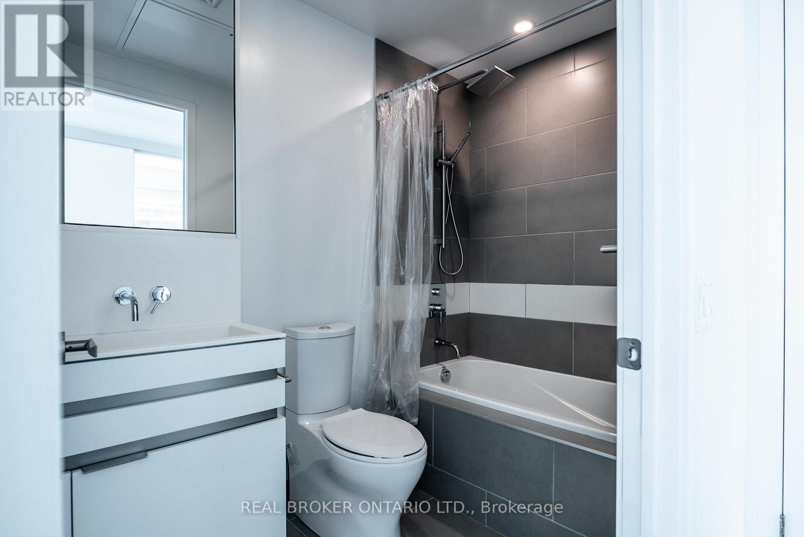 1309 - 197 Yonge Street, Toronto, Ontario  M5B 1M4 - Photo 6 - C12599528