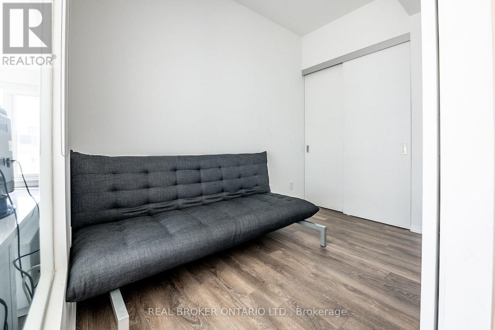 1309 - 197 Yonge Street, Toronto, Ontario  M5B 1M4 - Photo 8 - C12599528