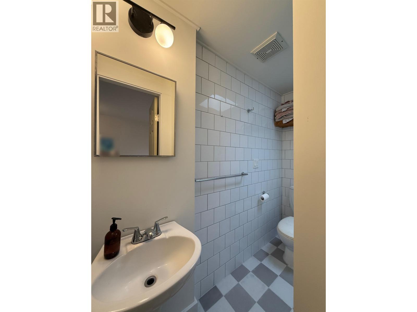 962 Cemetery Road, Gibsons, British Columbia  V0N 1V7 - Photo 13 - R3071025