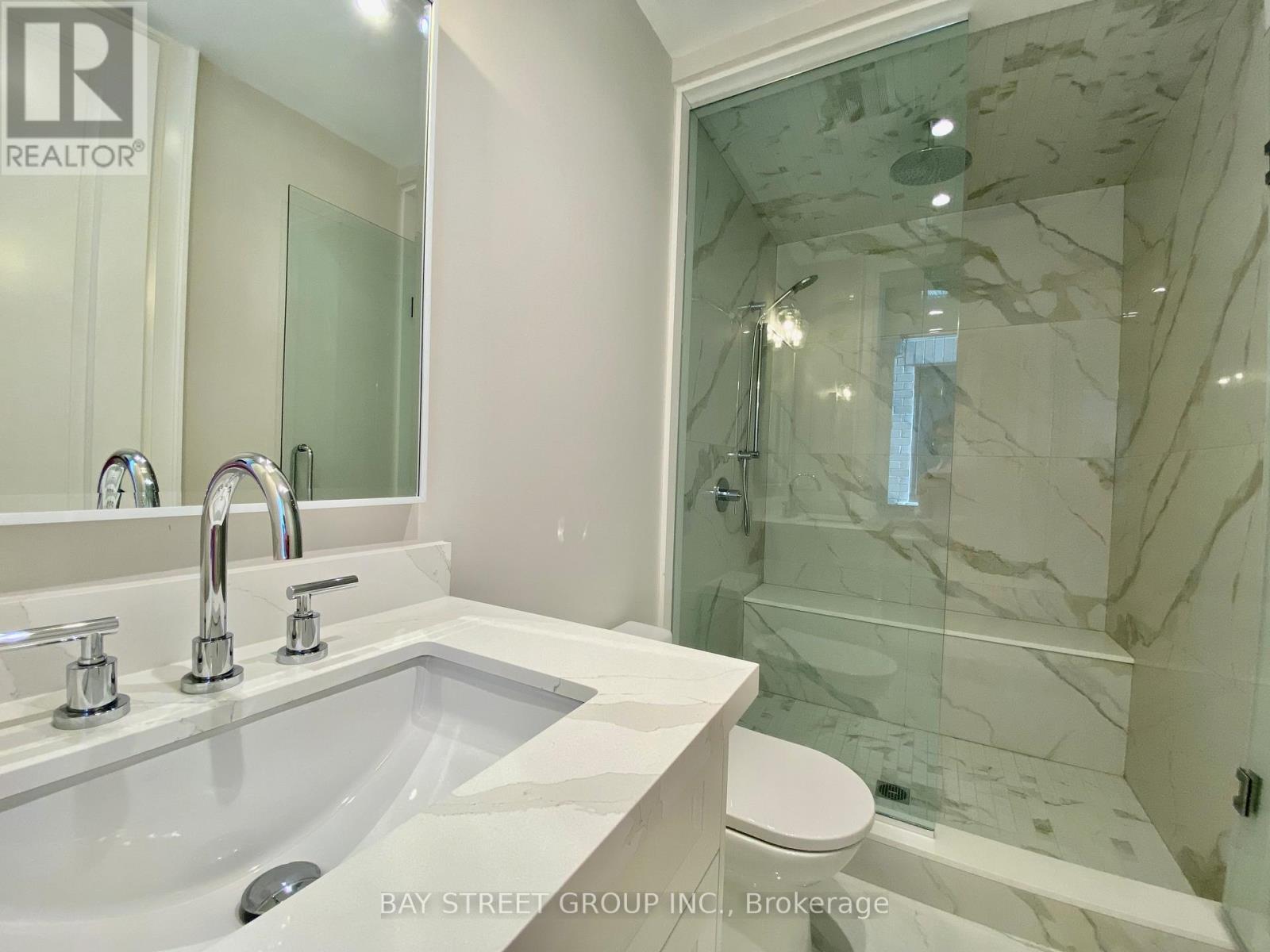 36 Elm Grove Avenue, Richmond Hill, Ontario  L4E 2V3 - Photo 14 - N12599522