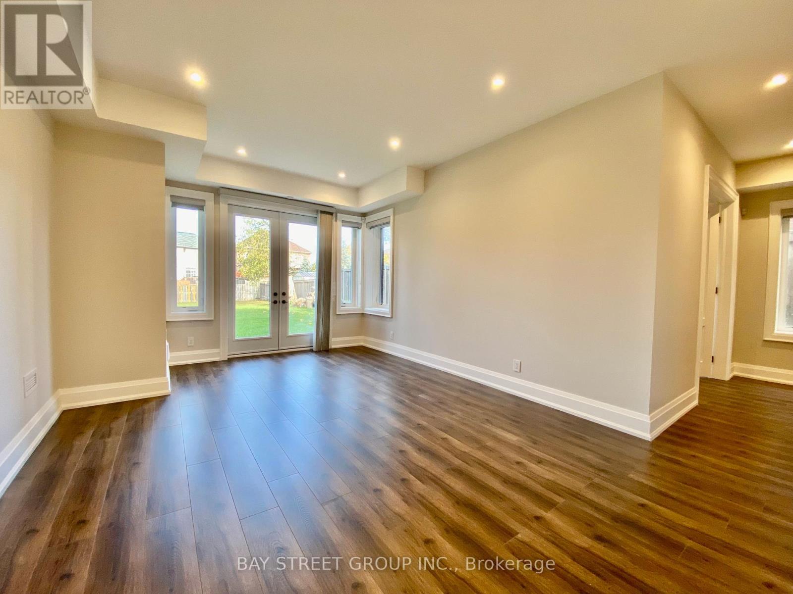 36 Elm Grove Avenue, Richmond Hill, Ontario  L4E 2V3 - Photo 3 - N12599522