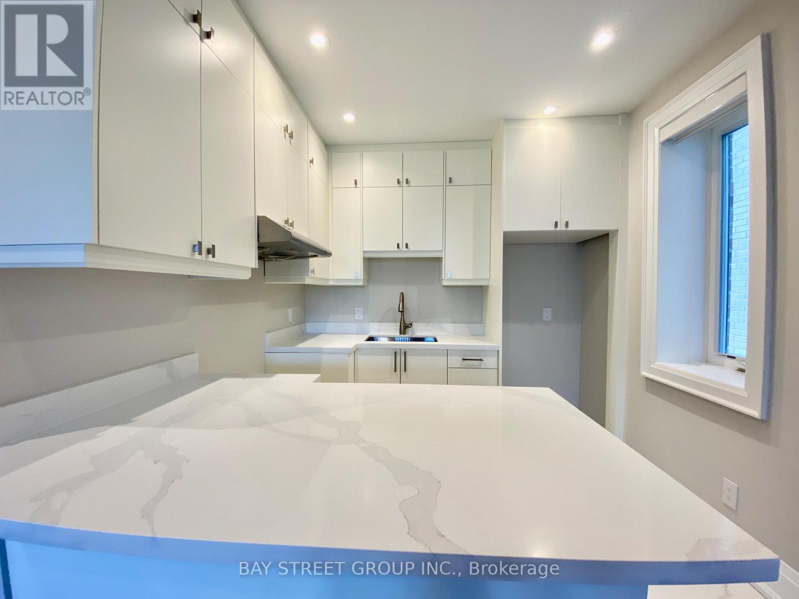 36 Elm Grove Avenue, Richmond Hill, Ontario  L4E 2V3 - Photo 5 - N12599522