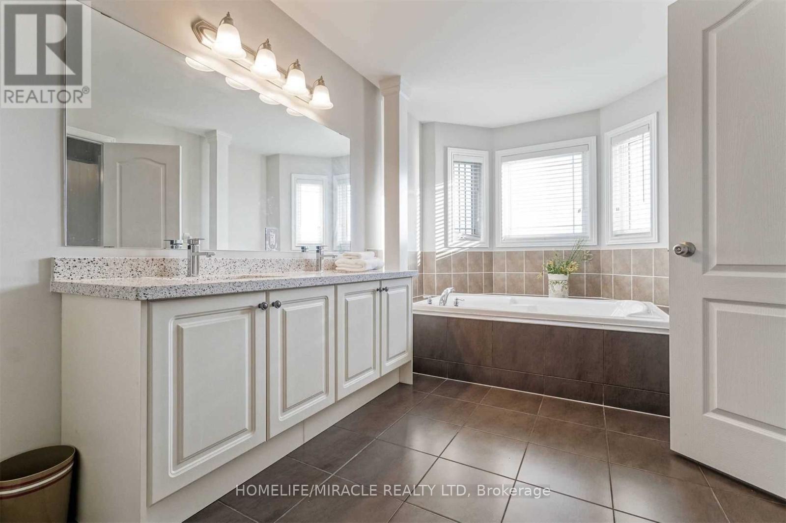 Upper - 766 Miltonbrook Crescent, Milton, Ontario  L9T 8N3 - Photo 12 - W12599462