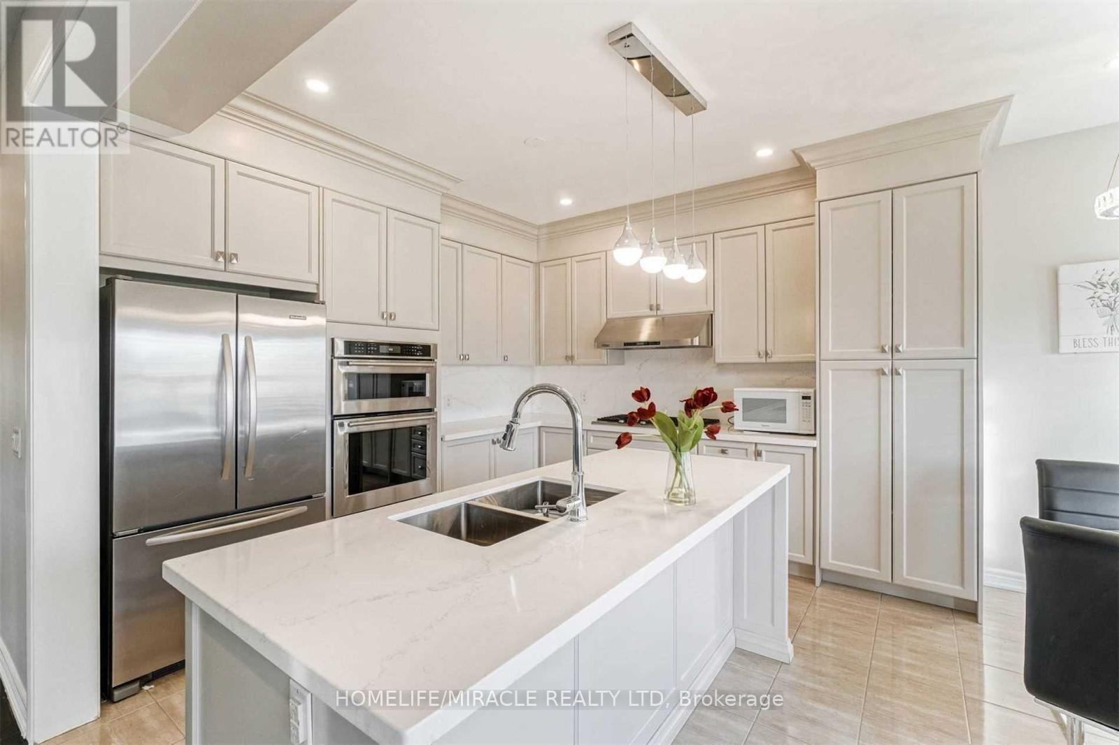 Upper - 766 Miltonbrook Crescent, Milton, Ontario  L9T 8N3 - Photo 5 - W12599462