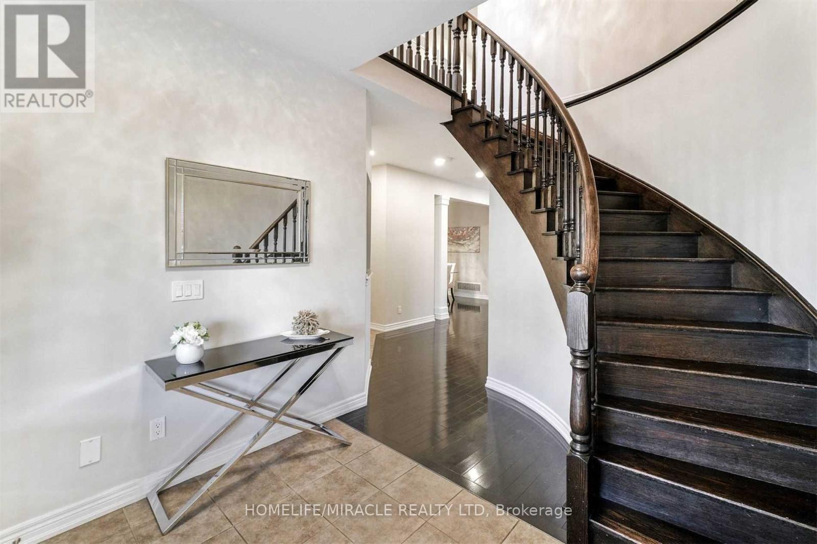 Upper - 766 Miltonbrook Crescent, Milton, Ontario  L9T 8N3 - Photo 8 - W12599462