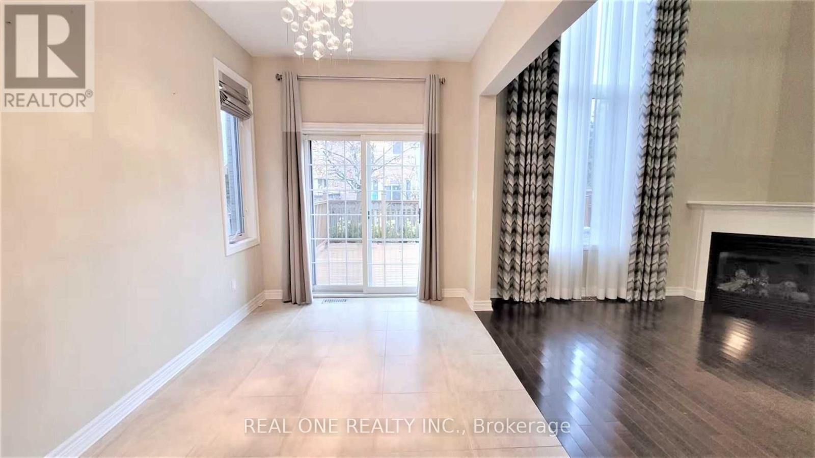 2495 Felhaber Crescent, Oakville, Ontario  L6H 7R8 - Photo 5 - W12599466