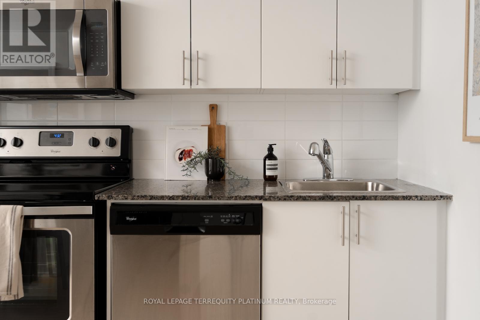 1407 - 1420 Dupont Street, Toronto, Ontario  M6H 0C2 - Photo 10 - W12599470