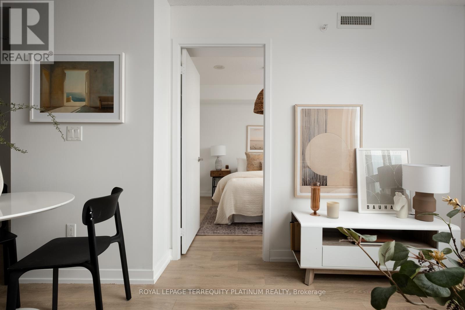 1407 - 1420 Dupont Street, Toronto, Ontario  M6H 0C2 - Photo 6 - W12599470