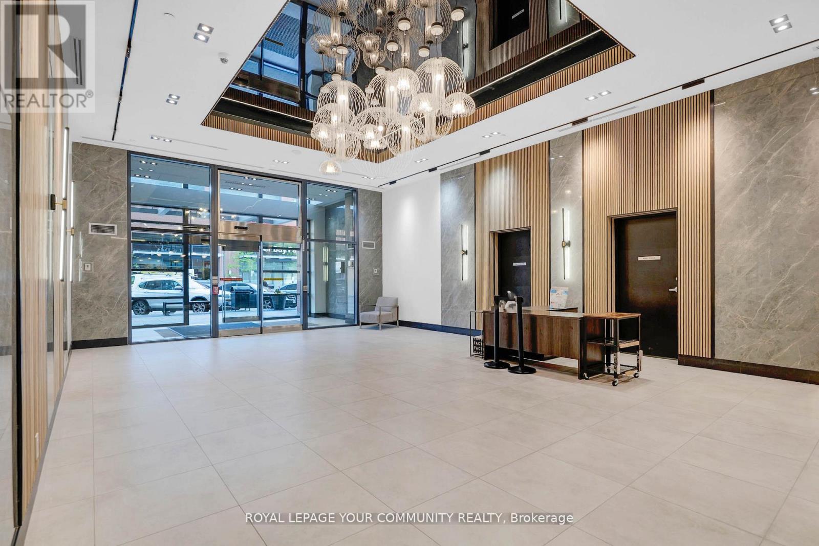 Lp04 - 2220 Lakeshore Boulevard W, Toronto, Ontario  M8V 0C1 - Photo 2 - W12599482