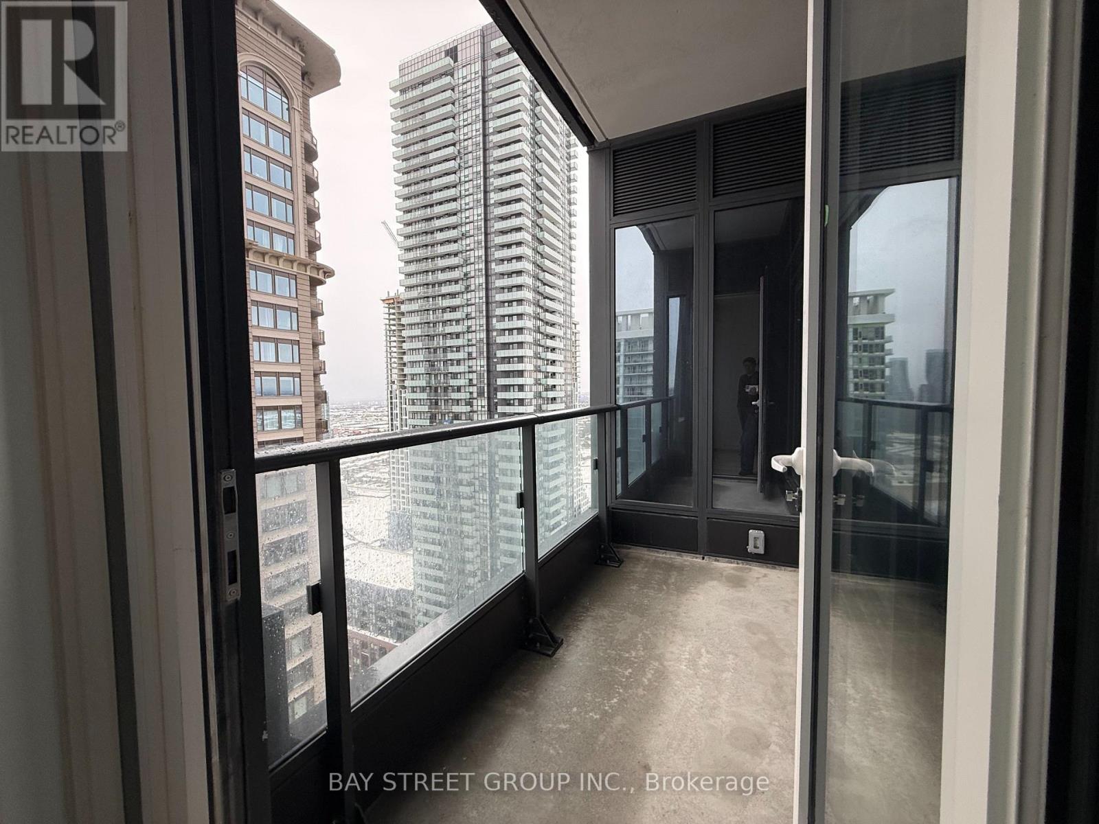 2705 - 395 Square One Drive, Mississauga, Ontario  L5B 0P6 - Photo 20 - W12599486