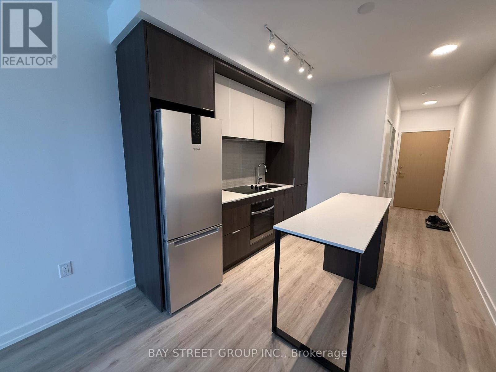 2705 - 395 Square One Drive, Mississauga, Ontario  L5B 0P6 - Photo 9 - W12599486