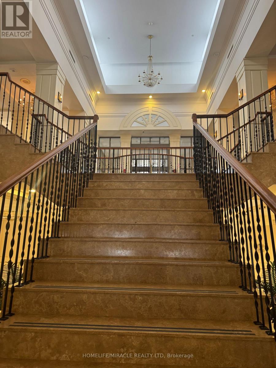 1624 - 700 Humberwood Boulevard, Toronto, Ontario  M9W 7J4 - Photo 5 - W12599500