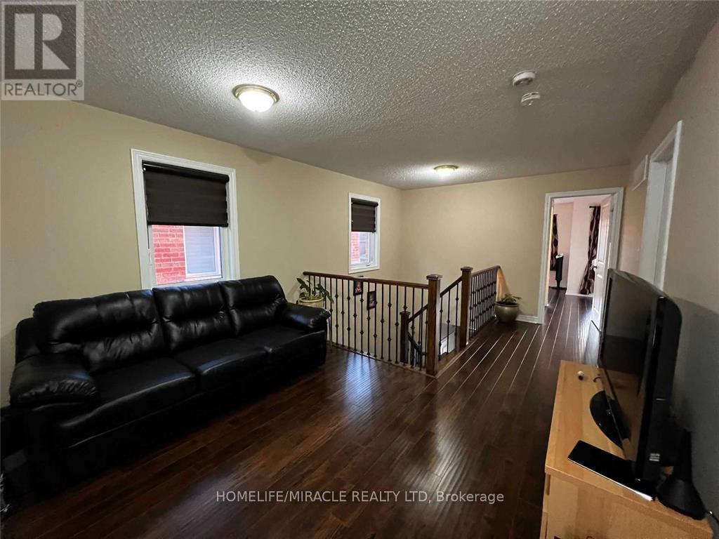 17 Gosling Street, Brampton, Ontario  L6Y 0T7 - Photo 7 - W12599508