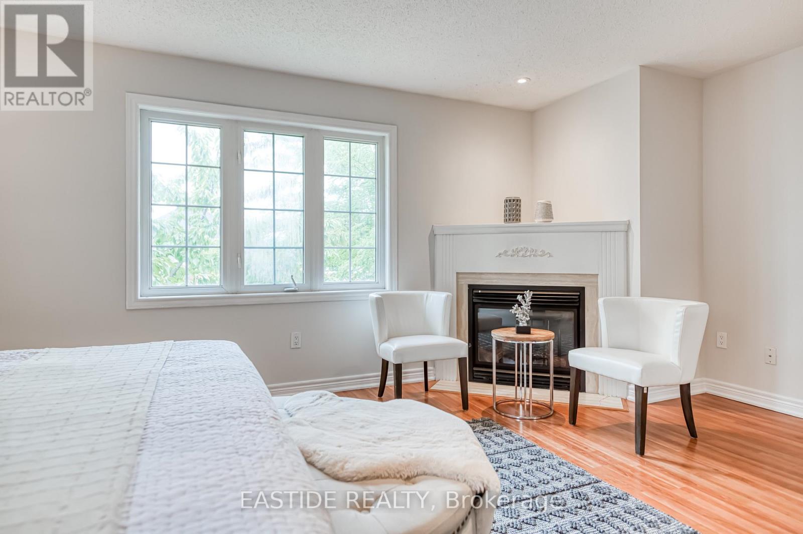 2422 Hertfordshire Way, Oakville, Ontario  L6H 7M5 - Photo 30 - W12599538