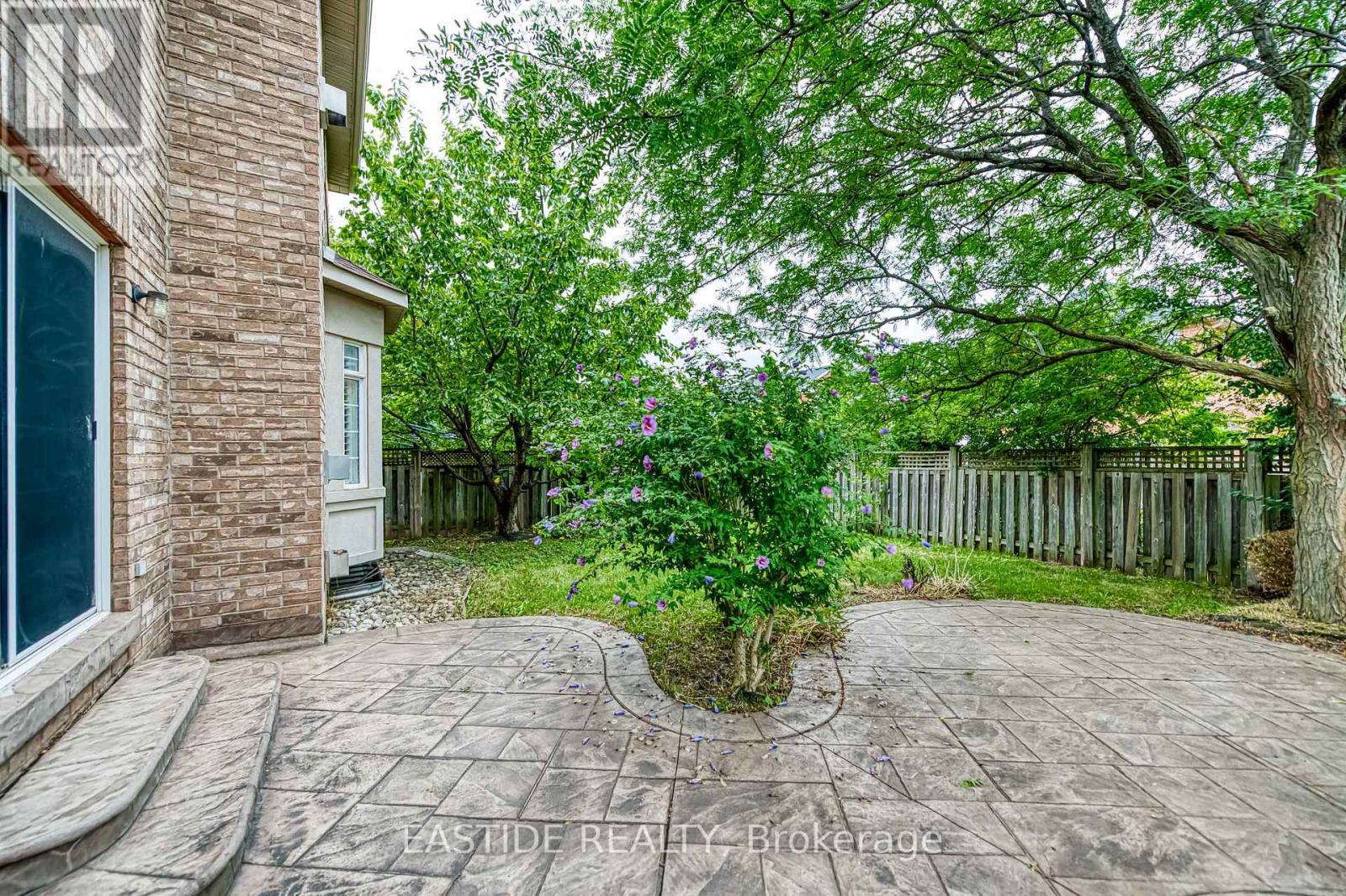 2422 Hertfordshire Way, Oakville, Ontario  L6H 7M5 - Photo 46 - W12599538