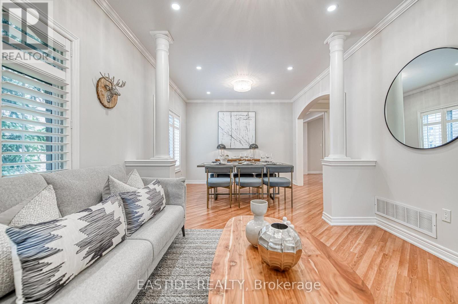 2422 Hertfordshire Way, Oakville, Ontario  L6H 7M5 - Photo 6 - W12599538