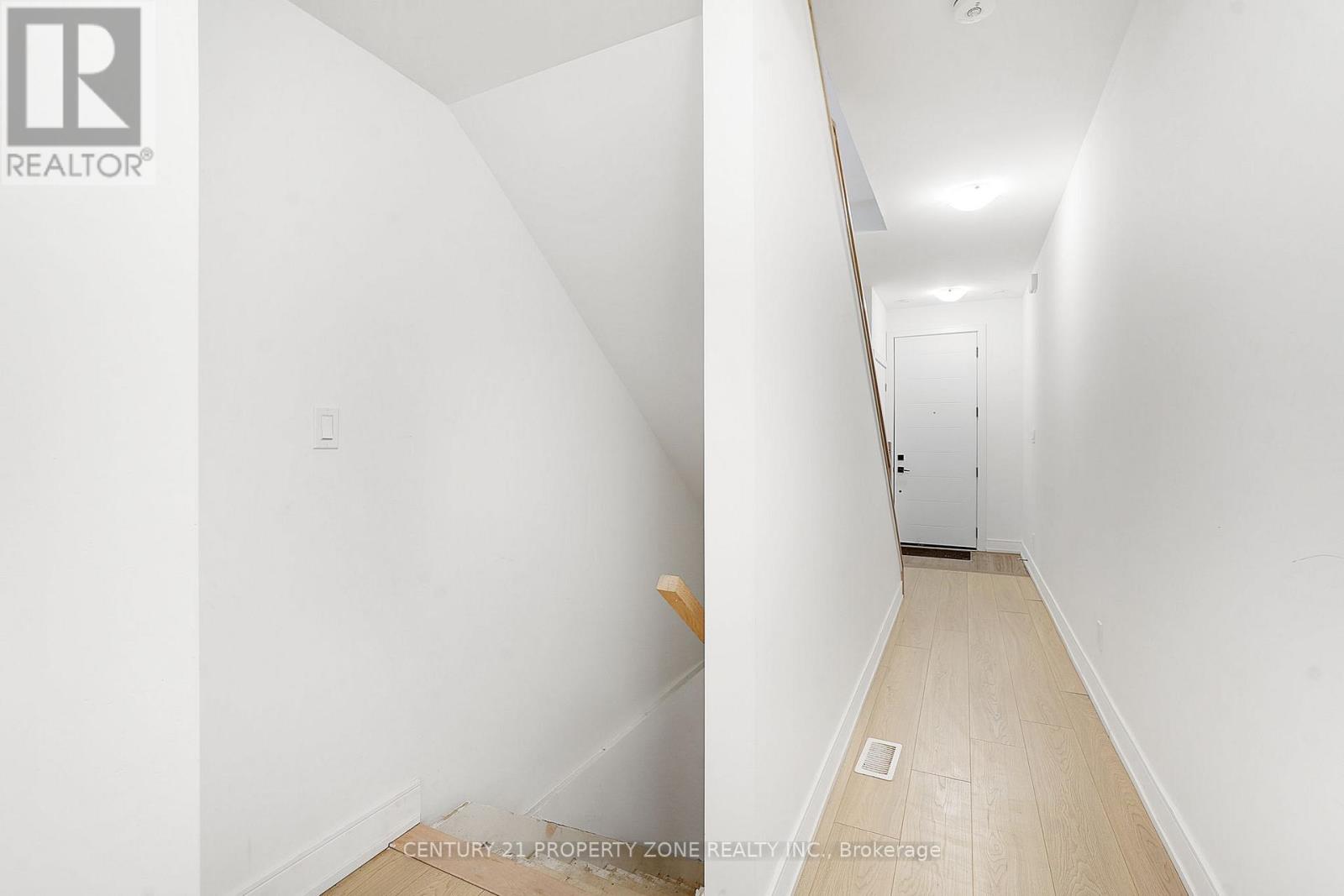 30 Desiree Place, Caledon, Ontario  L7E 2R7 - Photo 6 - W12599544