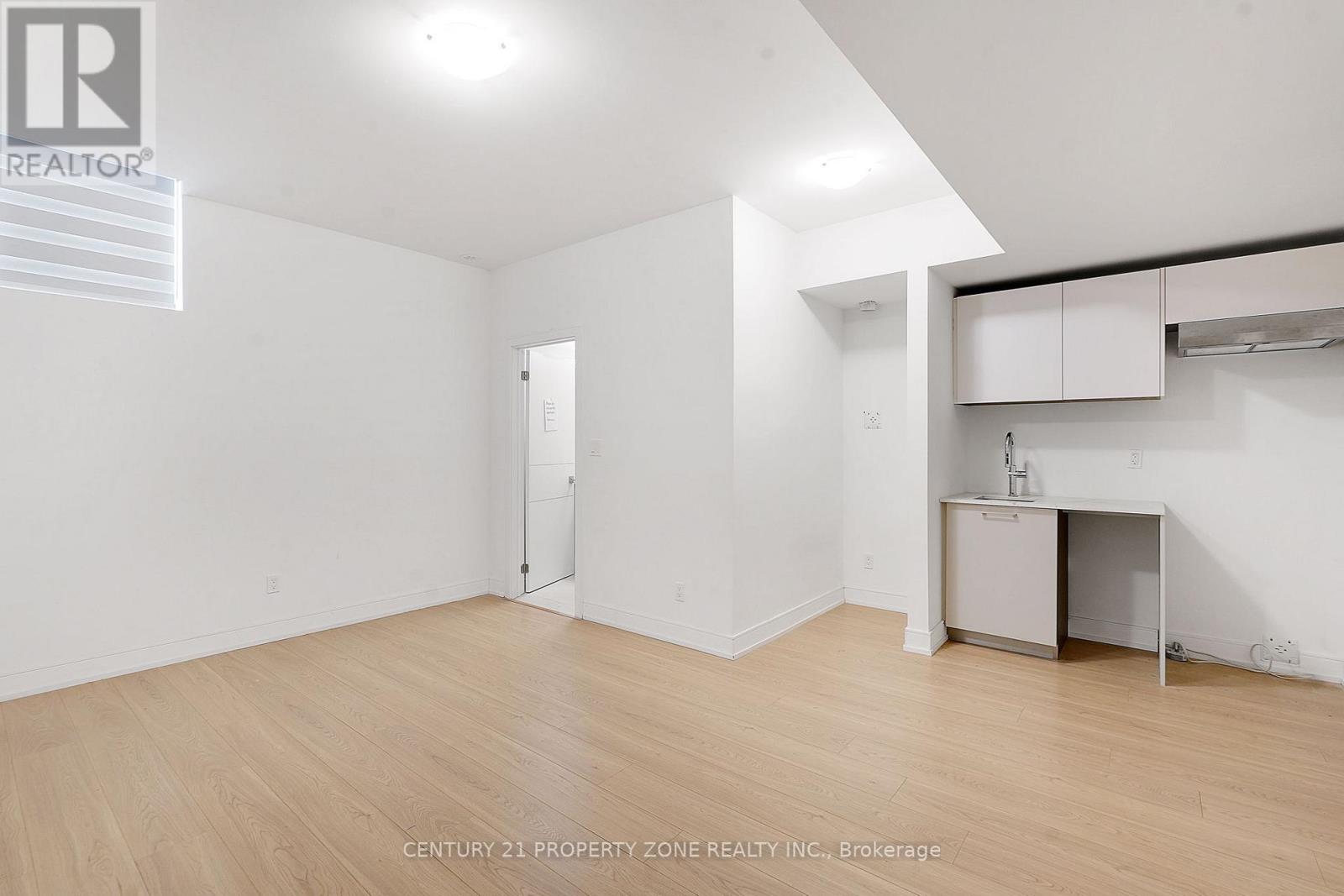 30 Desiree Place, Caledon, Ontario  L7E 2R7 - Photo 9 - W12599544