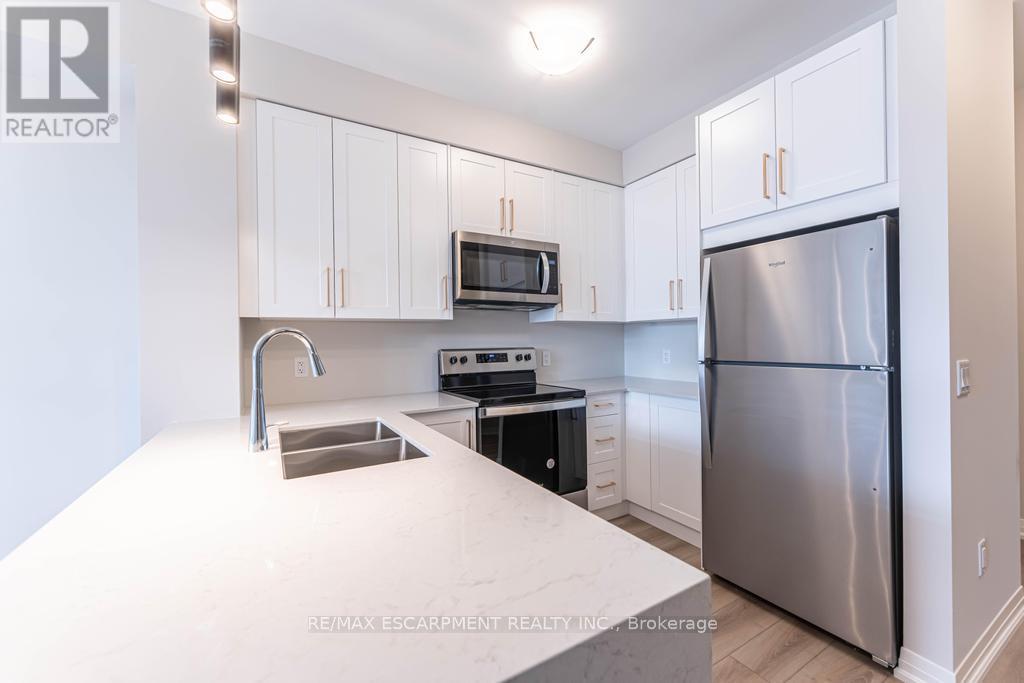 104 - 120 Springvalley Crescent, Hamilton, Ontario  L9C 0G2 - Photo 10 - X12599520