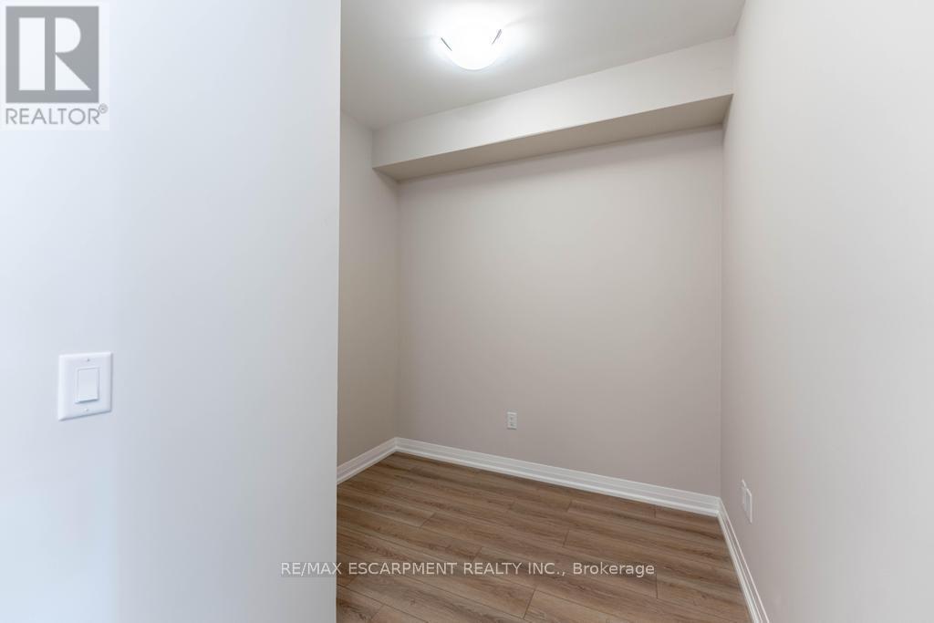 104 - 120 Springvalley Crescent, Hamilton, Ontario  L9C 0G2 - Photo 12 - X12599520