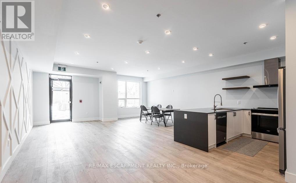 104 - 120 Springvalley Crescent, Hamilton, Ontario  L9C 0G2 - Photo 18 - X12599520