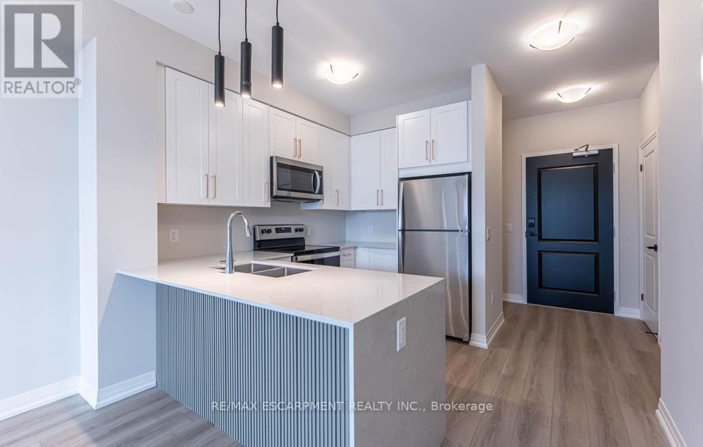 104 - 120 Springvalley Crescent, Hamilton, Ontario  L9C 0G2 - Photo 5 - X12599520